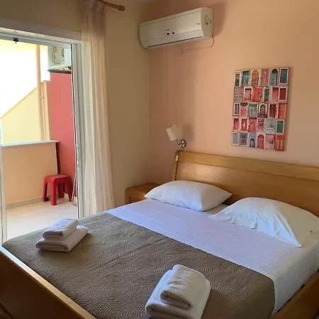 Glyfada Comfortable 155-158 *