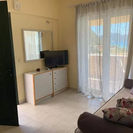 Daire Glyfada Comfortable 155-158