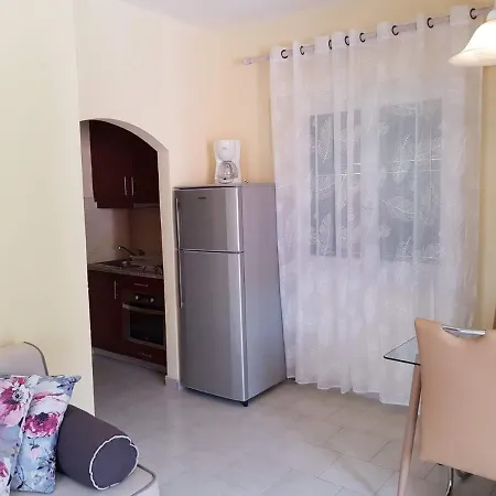 Glyfada Comfortable 155-158
